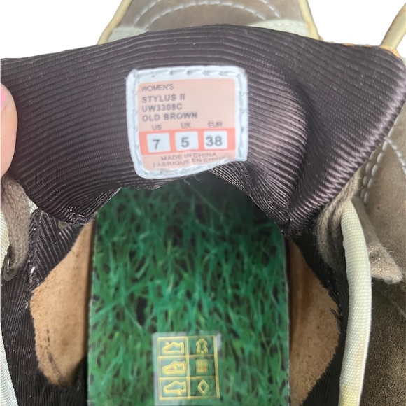 Like New Women’s Brown & Orange Sneakers Size 7 - Picture 11 of 12